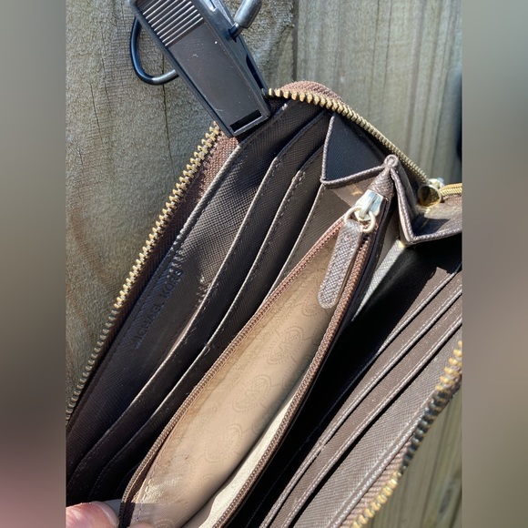 Michael Kors Tiger Stripe Wallet​​ - Picture 4 of 5